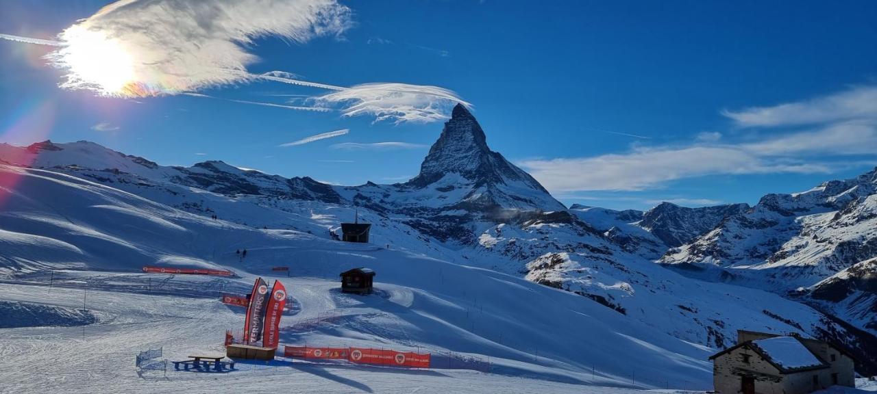 Appartement Au Centre De Zermatt Esterno foto